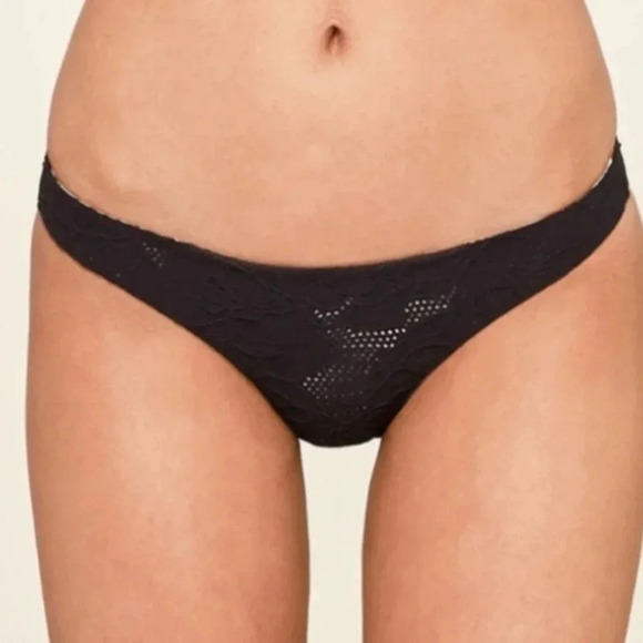 Amuse SOCIETY ZINNEA FLORAL SKIMPY BOTTOM - Picture 1 of 3